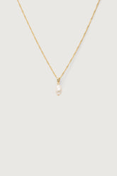 PEARL PENDANT NECKLACE