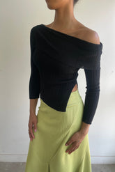 OFF THE SHOULDER KNIT TOP