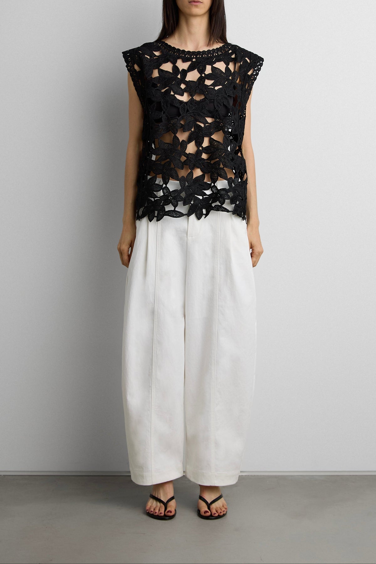FLORAL GUIPURE LACE WOVEN TOP