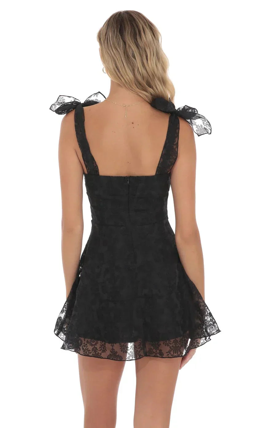 Motif Pattern A-line Dress in Blac